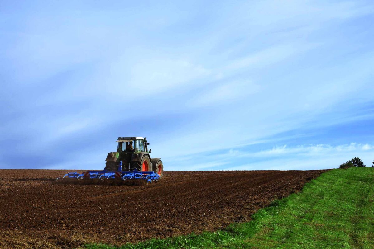 tractor farmer Agricultural-machine farmer