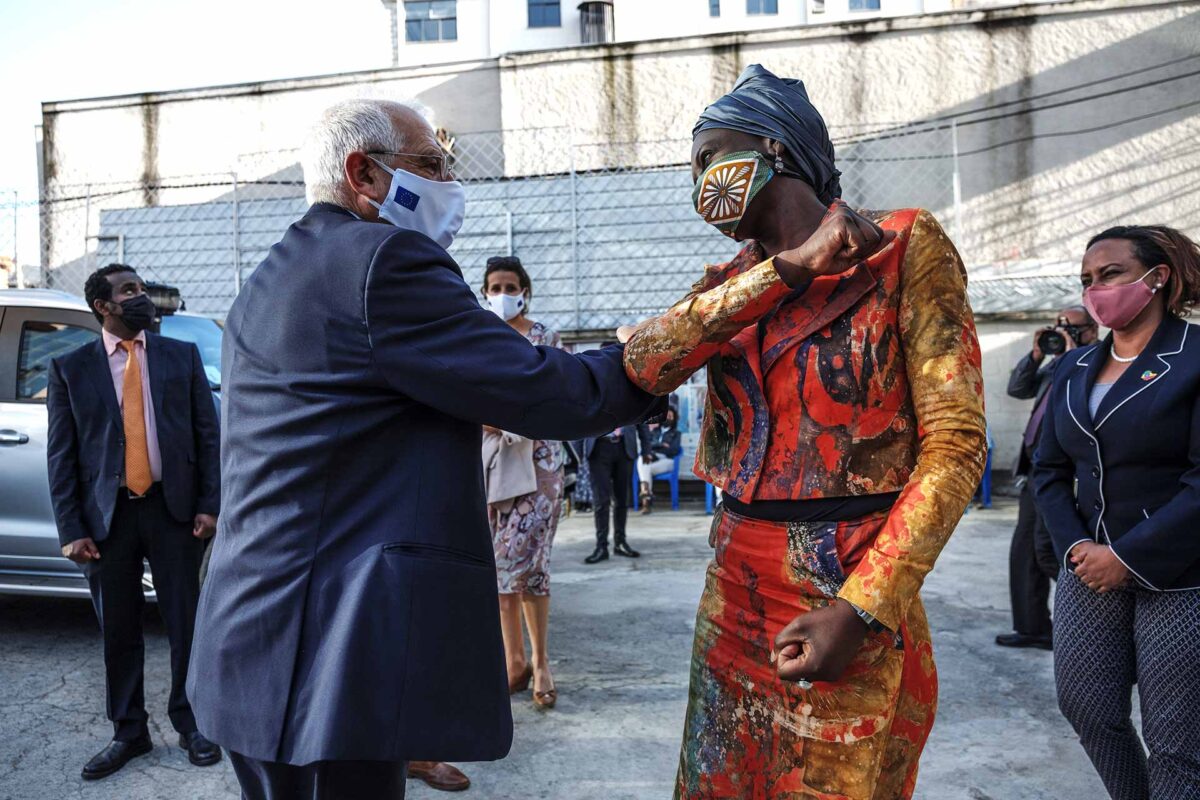 Maureen Achieng, Chief of Mission of IOM, on the right, and Josep Borrell Fontelles, at the IOM Transit Centre in Addis Ababa Africa