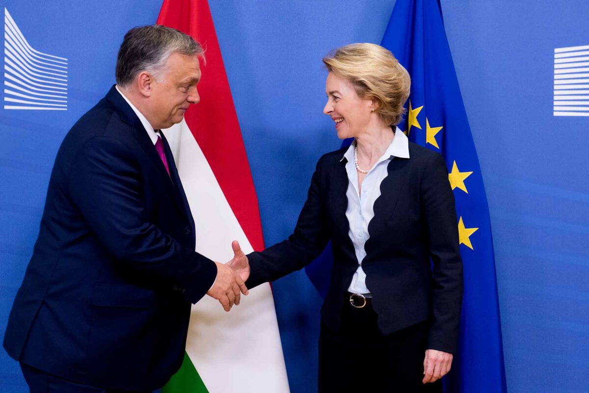 Handshake between Viktor Orbán, on the left, and Ursula von der Leyen