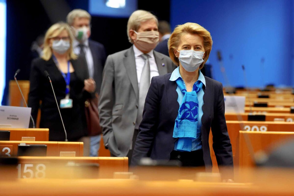 Ursula von der Leyen wearing a face mask